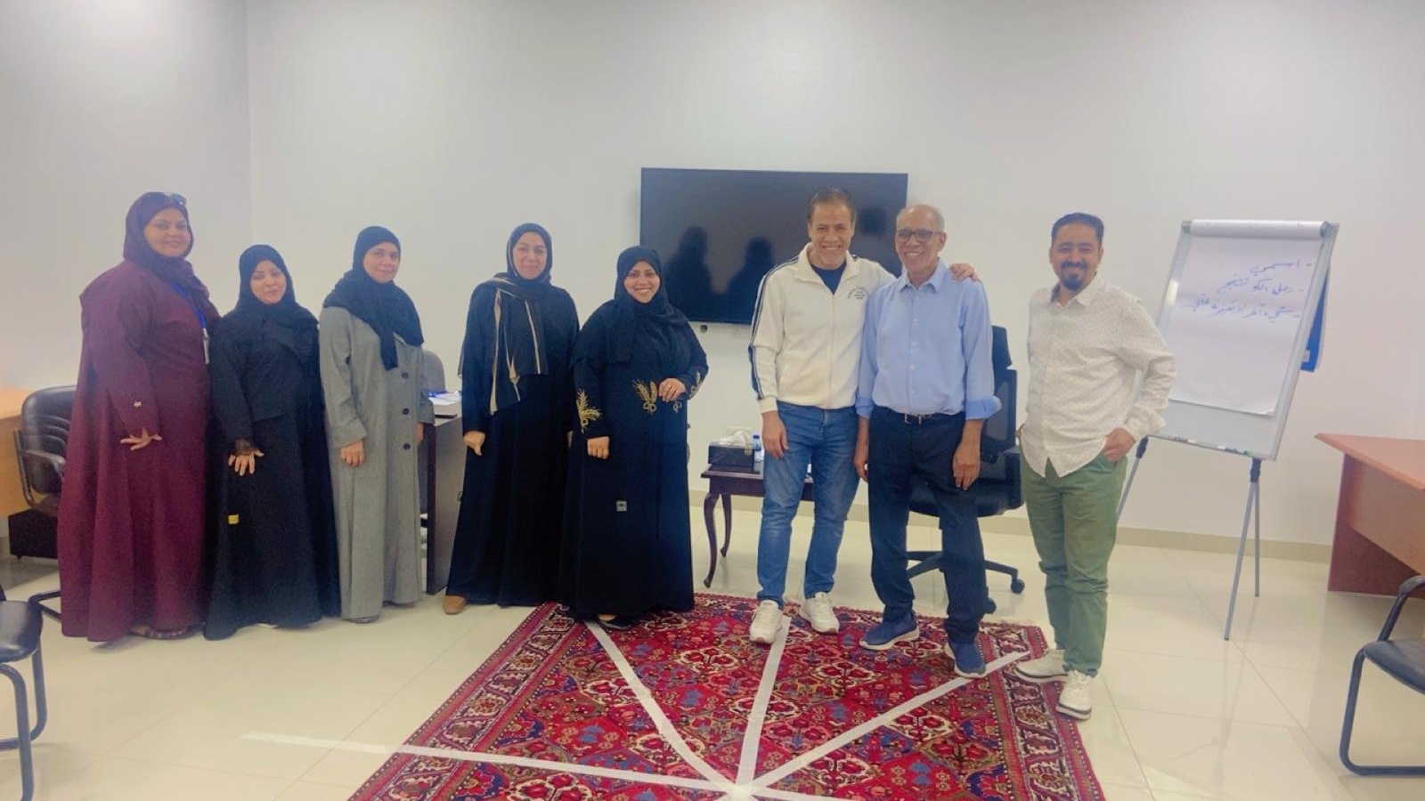 تمارين الاستماع النشط وطرح الأسئلة القوية المثيرة للوعي